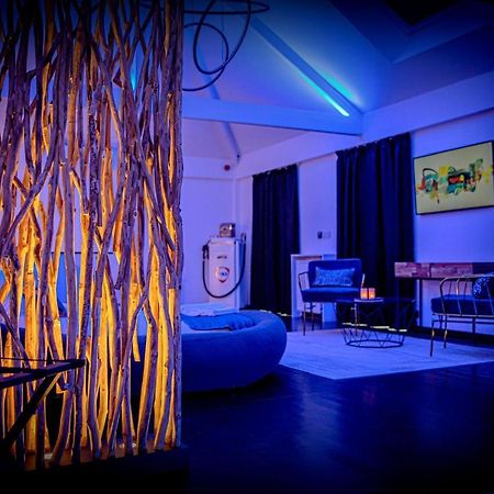 Lofts In Town Hotel อุย ภายนอก รูปภาพ