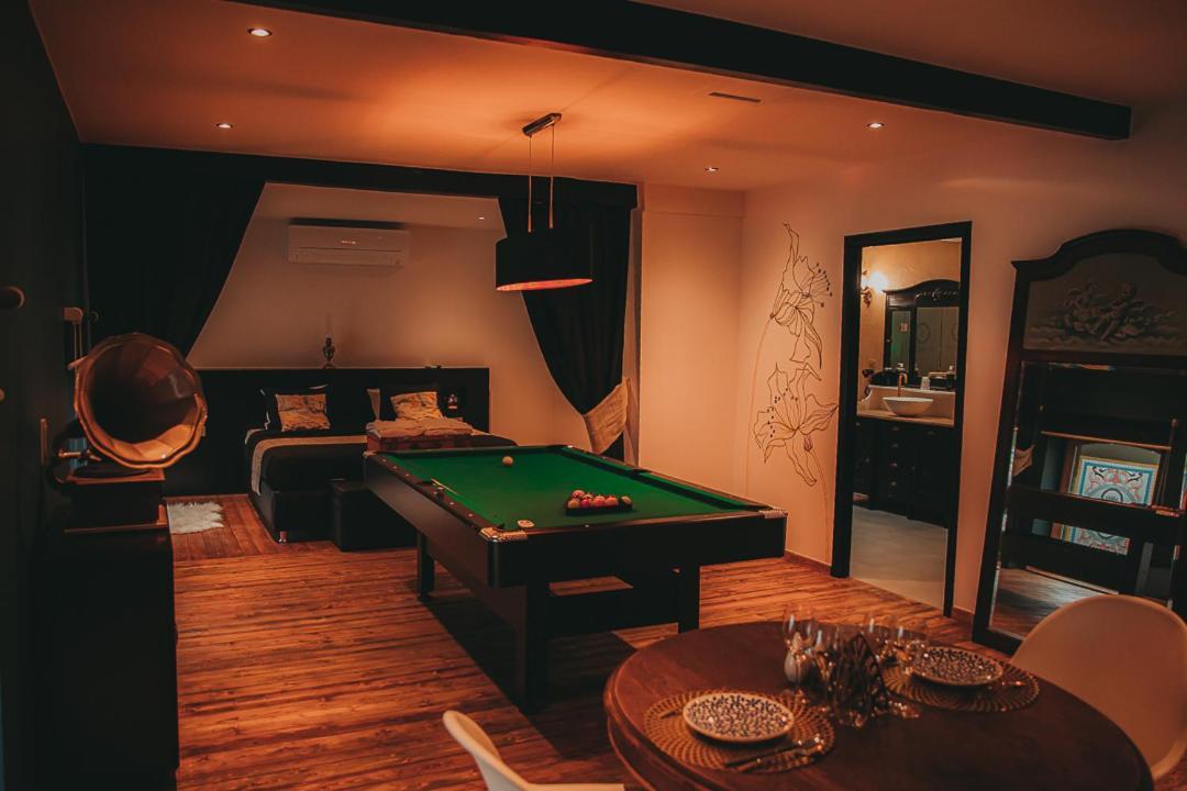 Lofts In Town Hotel อุย ภายนอก รูปภาพ
