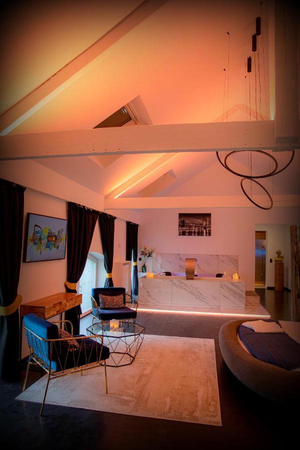 Lofts In Town Hotel อุย ภายนอก รูปภาพ
