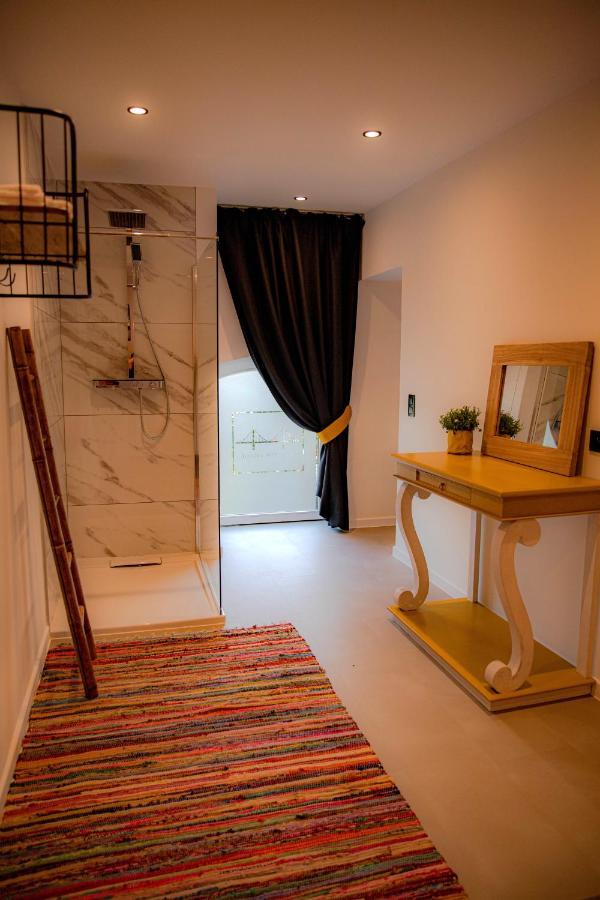 Lofts In Town Hotel อุย ภายนอก รูปภาพ