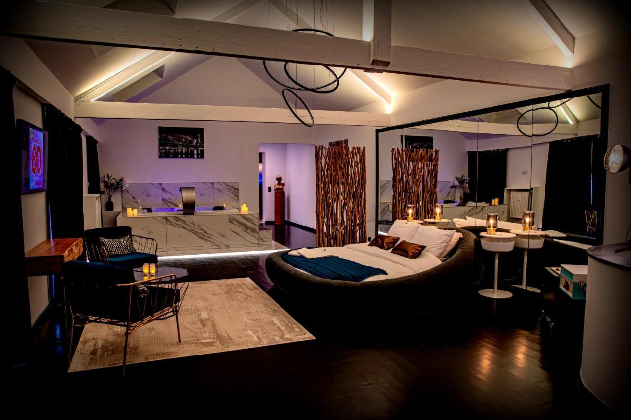 Lofts In Town Hotel อุย ภายนอก รูปภาพ