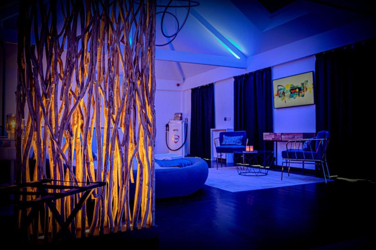 Lofts In Town Hotel อุย ภายนอก รูปภาพ