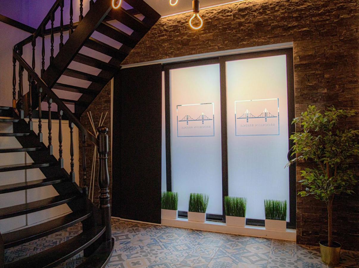 Lofts In Town Hotel อุย ภายนอก รูปภาพ